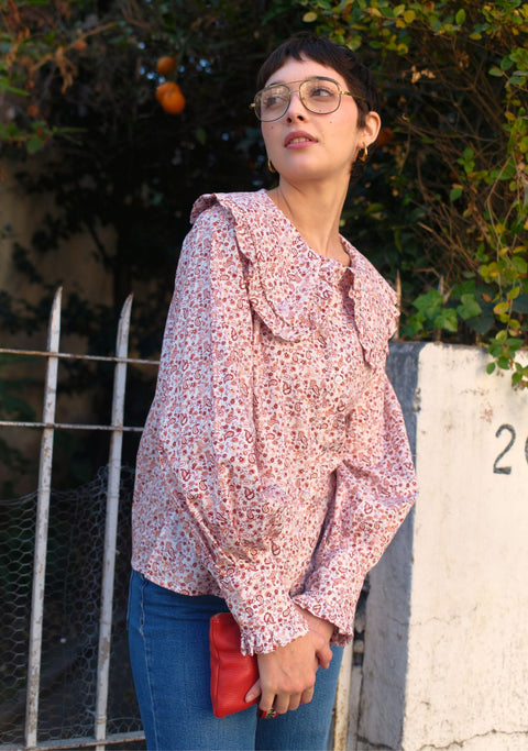 Blusa Cosmopolita Camelía