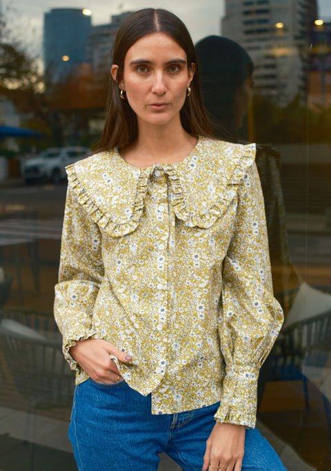 Blusa Cosmopolita Acacia