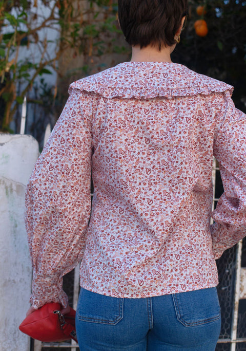 Blusa Cosmopolita Camelía