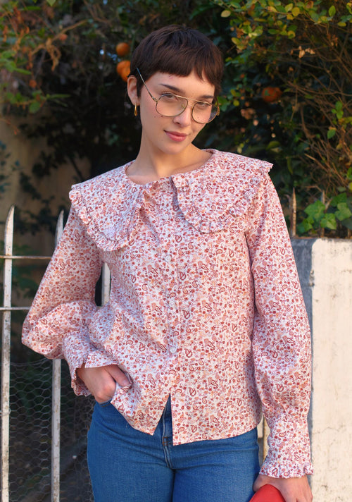 Blusa Cosmopolita Camelía