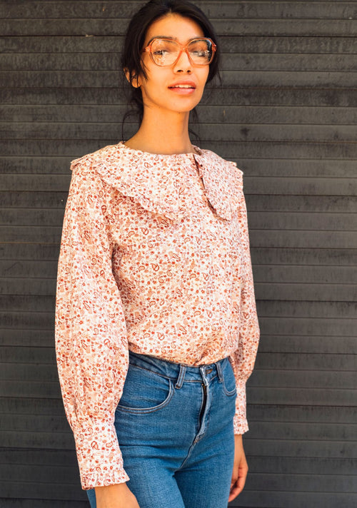 Blusa Cosmopolita Camelía